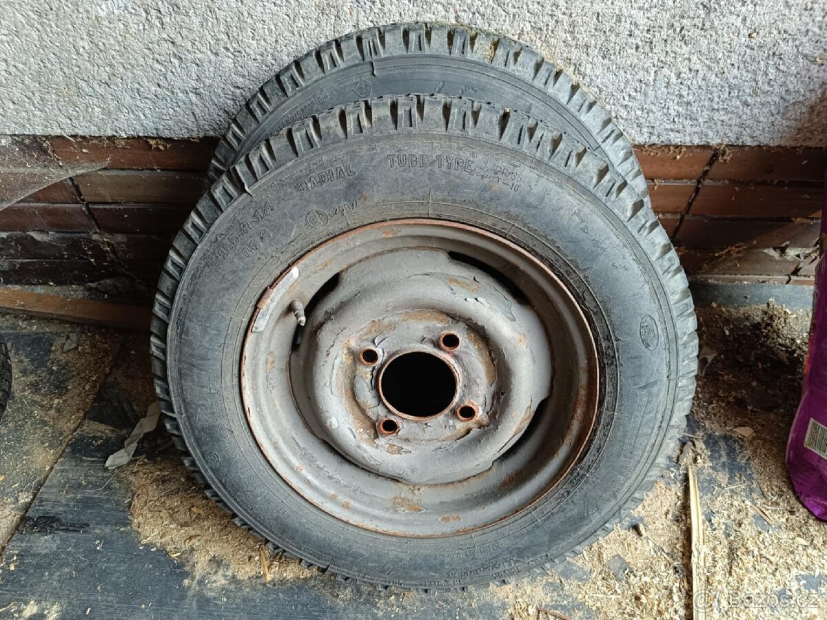 2 kola škoda asi Spartak+ 2 gumy 155/14