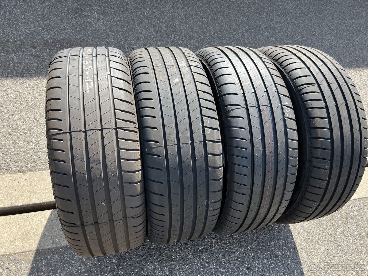 225/65 R17 102V Bridgestone Turanza T005