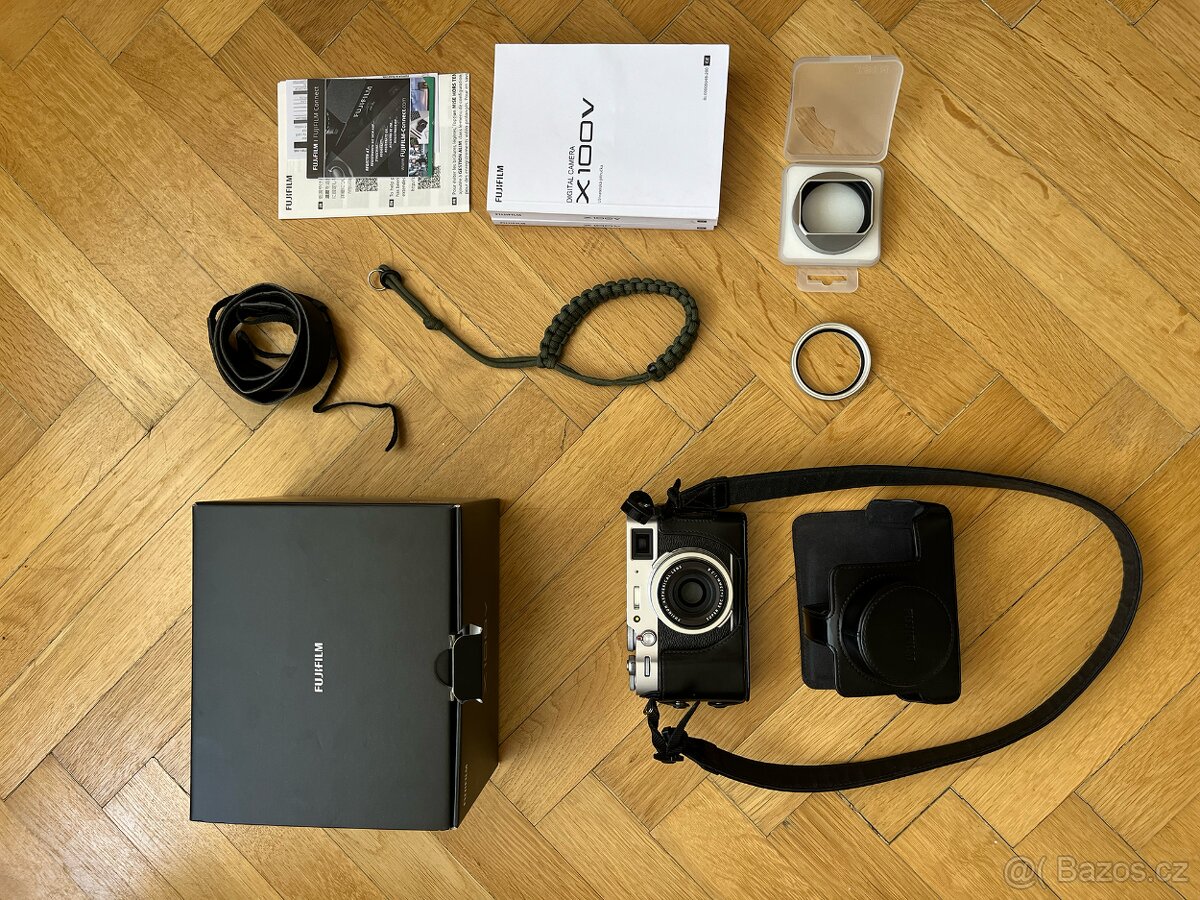 FUJIFILM X100V stříbrný + příslušenství