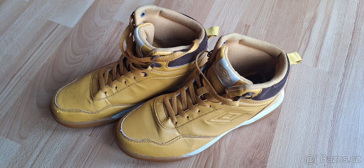Boty UMBRO, vel. 42,5