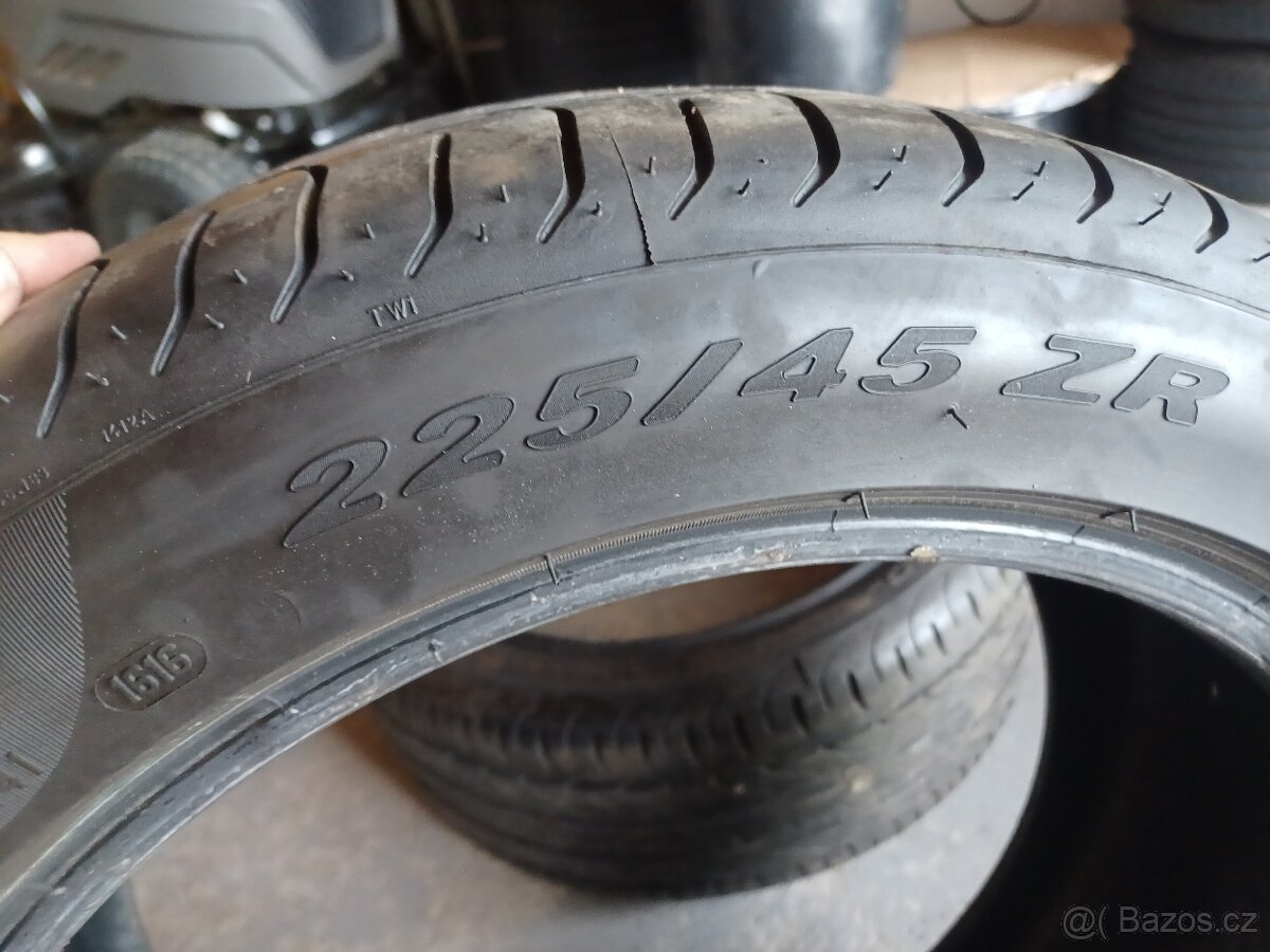 225/45/17 Pirelli P Zero nero 4 kusy 6.5mm 7mm
