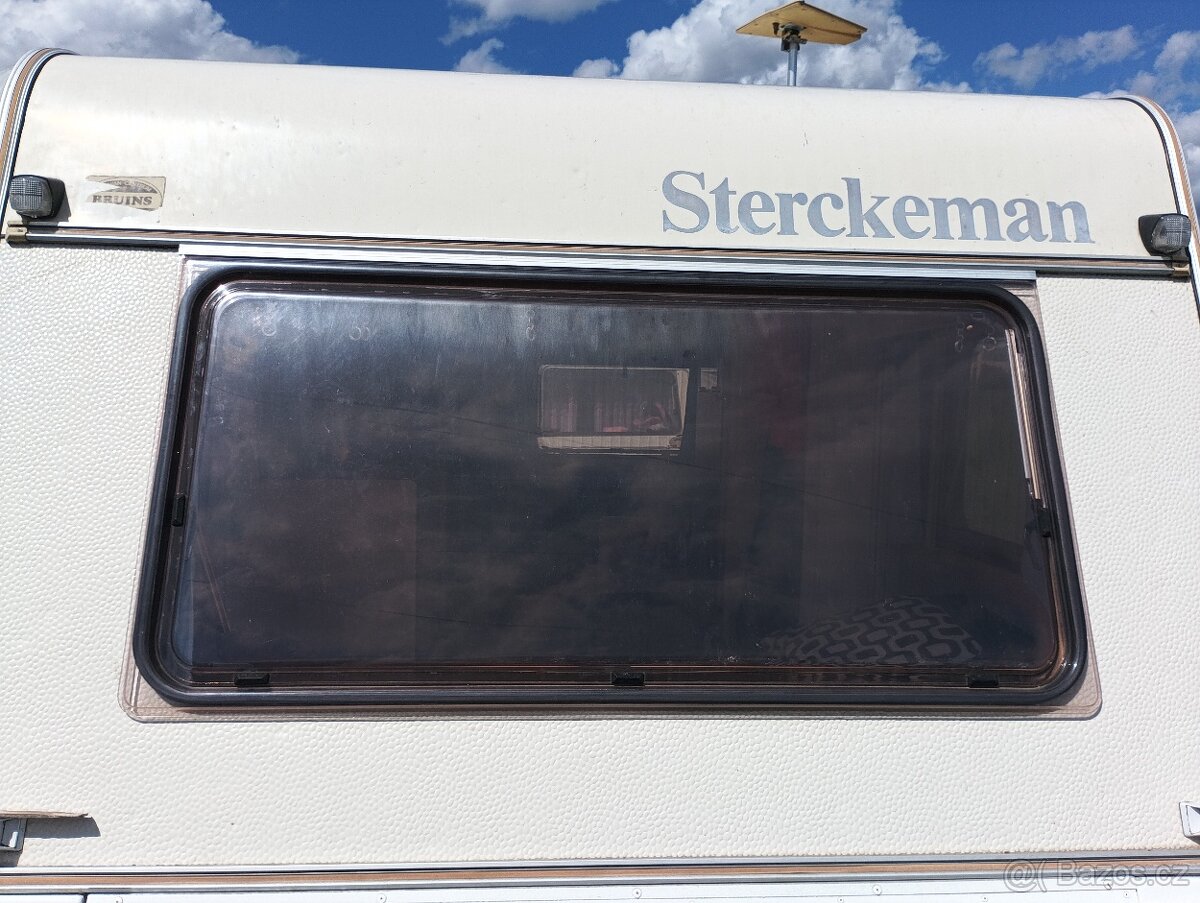 Přední okno na Sterckeman