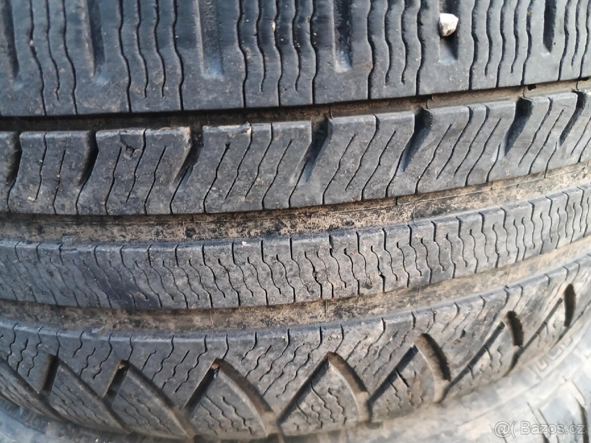 Celoroční pneu Michelin 235/55 r17