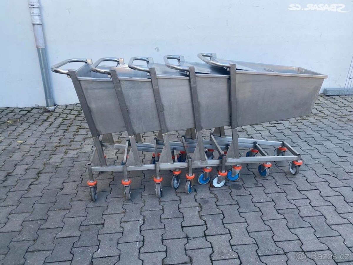 Nerezový vozík