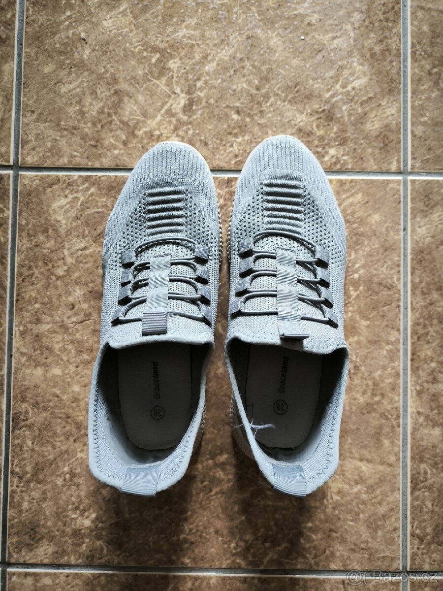Dámské tenisky slip-on 38