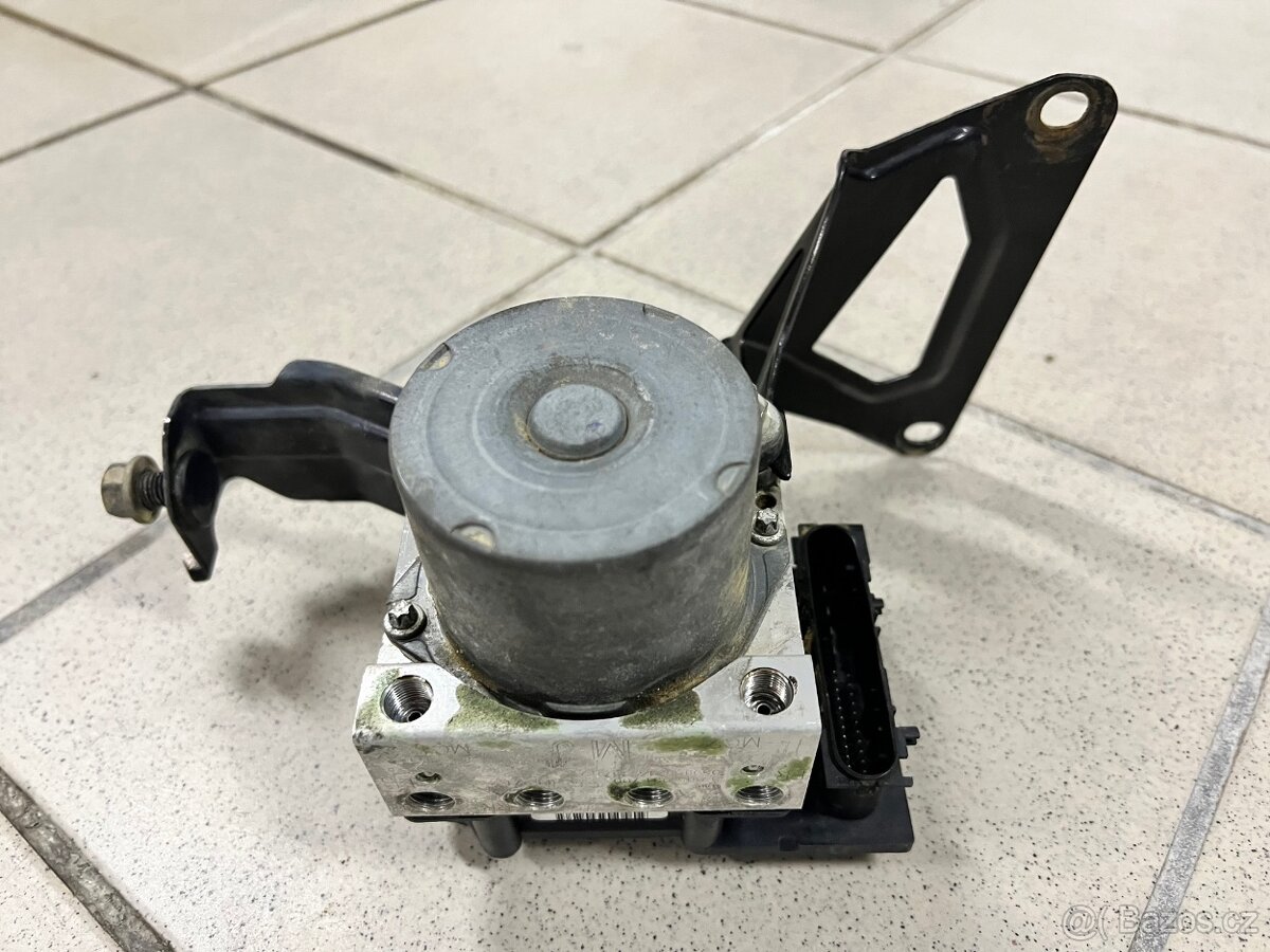 Řídící jednotka ECU ABS pumpa Subaru Impreza STi 05-07