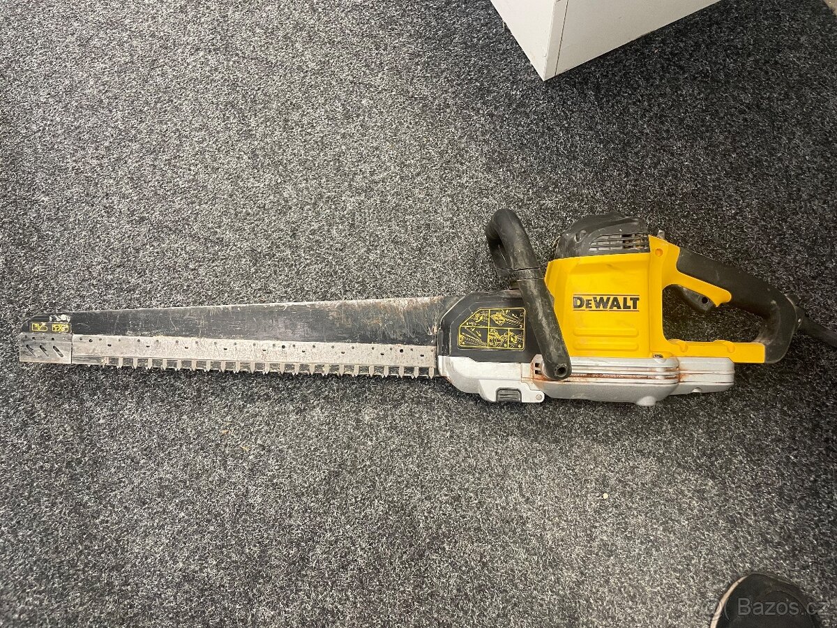 Elektrická pila DeWalt DWE397