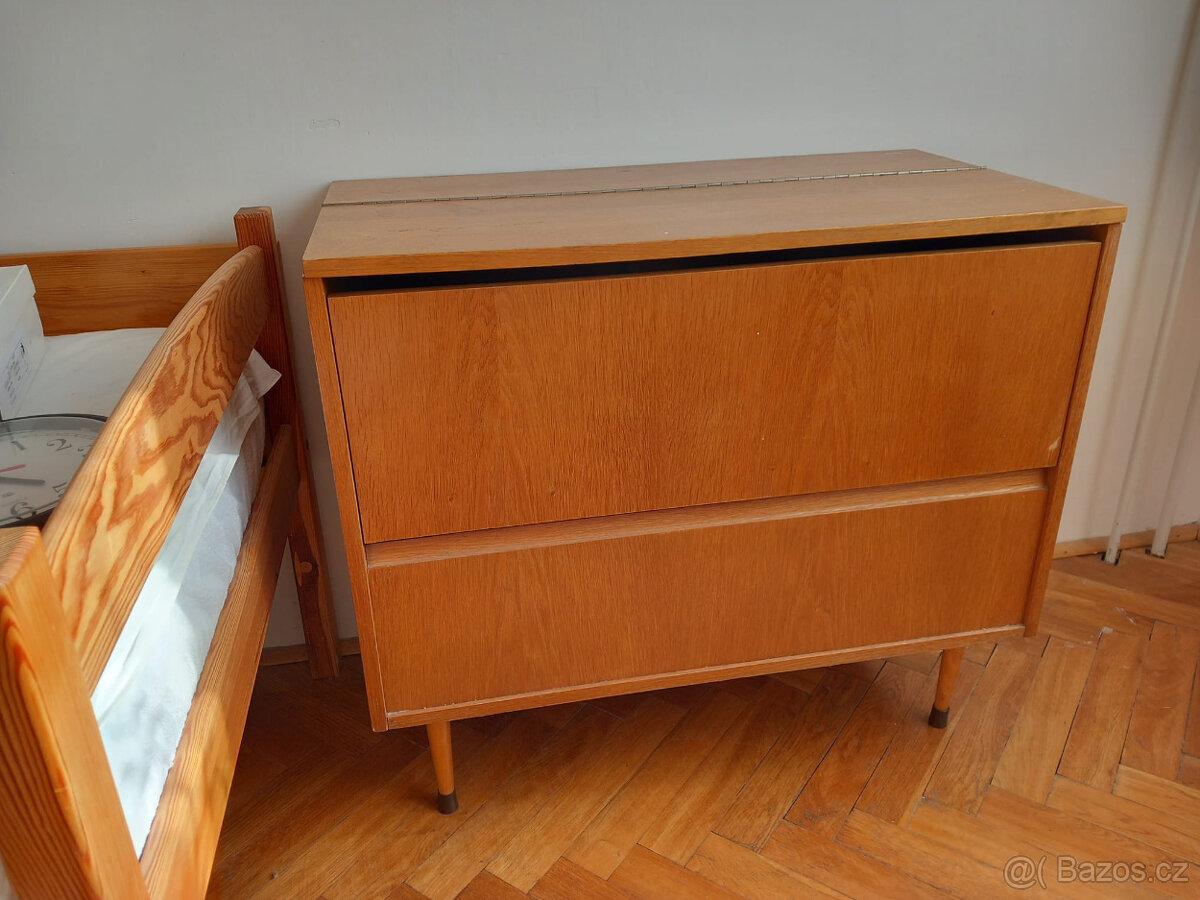 Skříňka na peřiny - peřiňák světlý