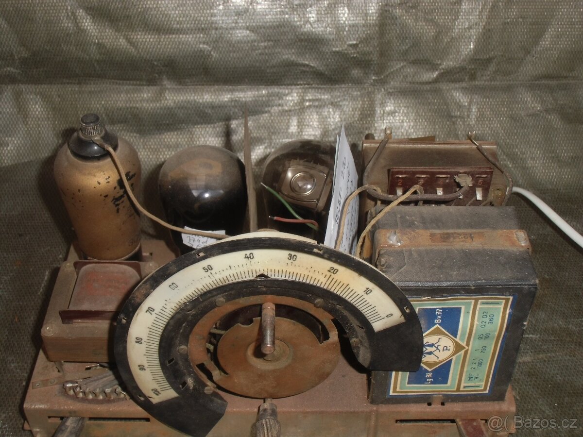 Telefunken 270 hrající šasi