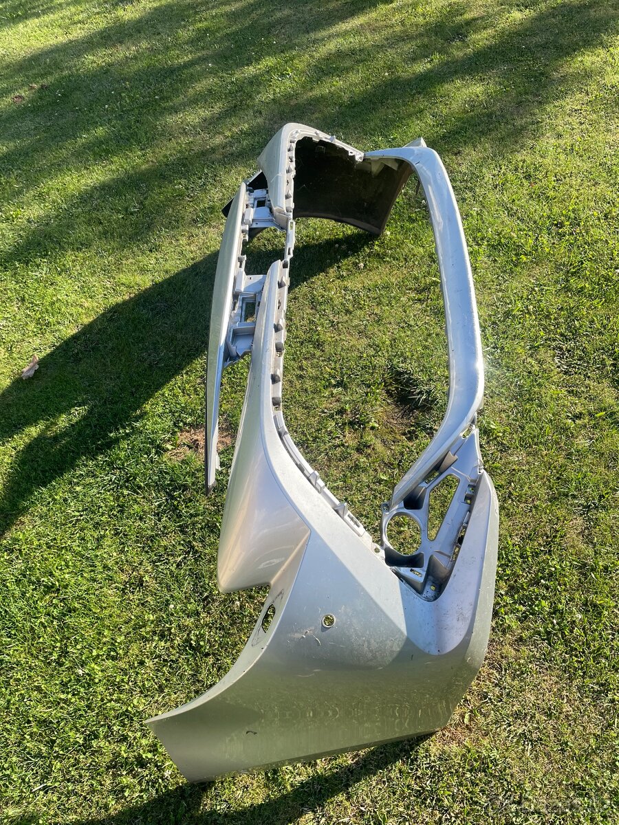 TOYOTA CAROLLA přední nárazník