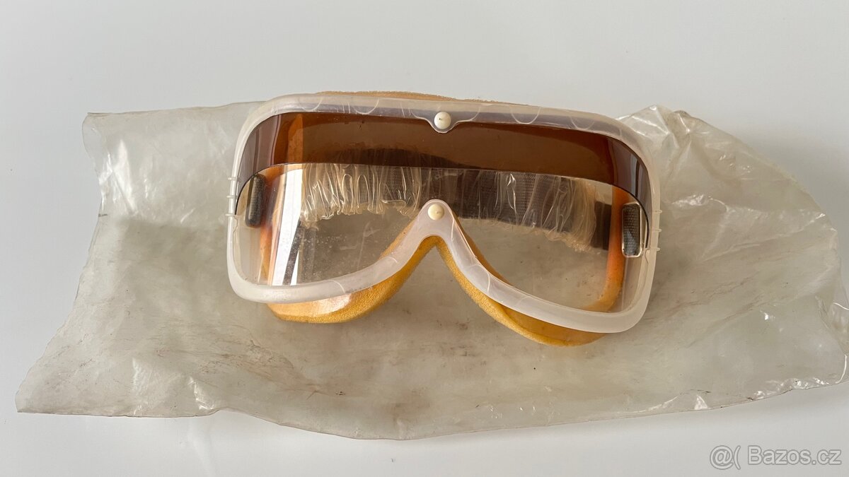 Uloženkové brýle na motorku k přilbám Cassida - JAWA / ČZ