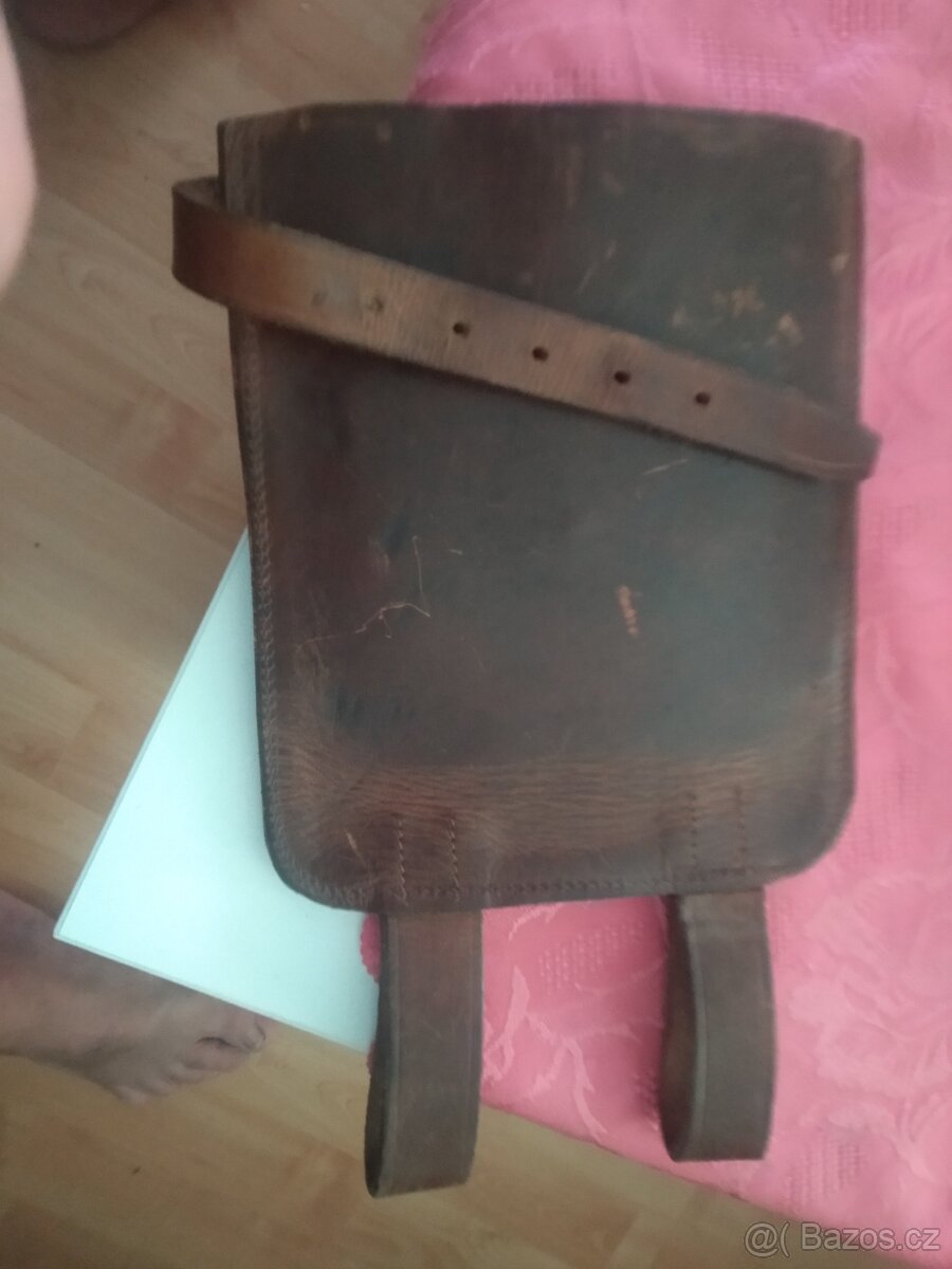 Kožené pouzdro na německou lopatku