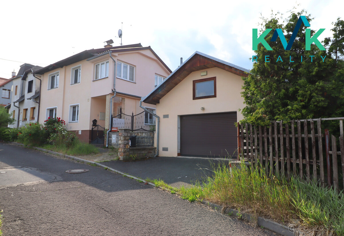 RD 6+2, zahrada, pozemek 734 m2, zateplení, garáž, Karlovy