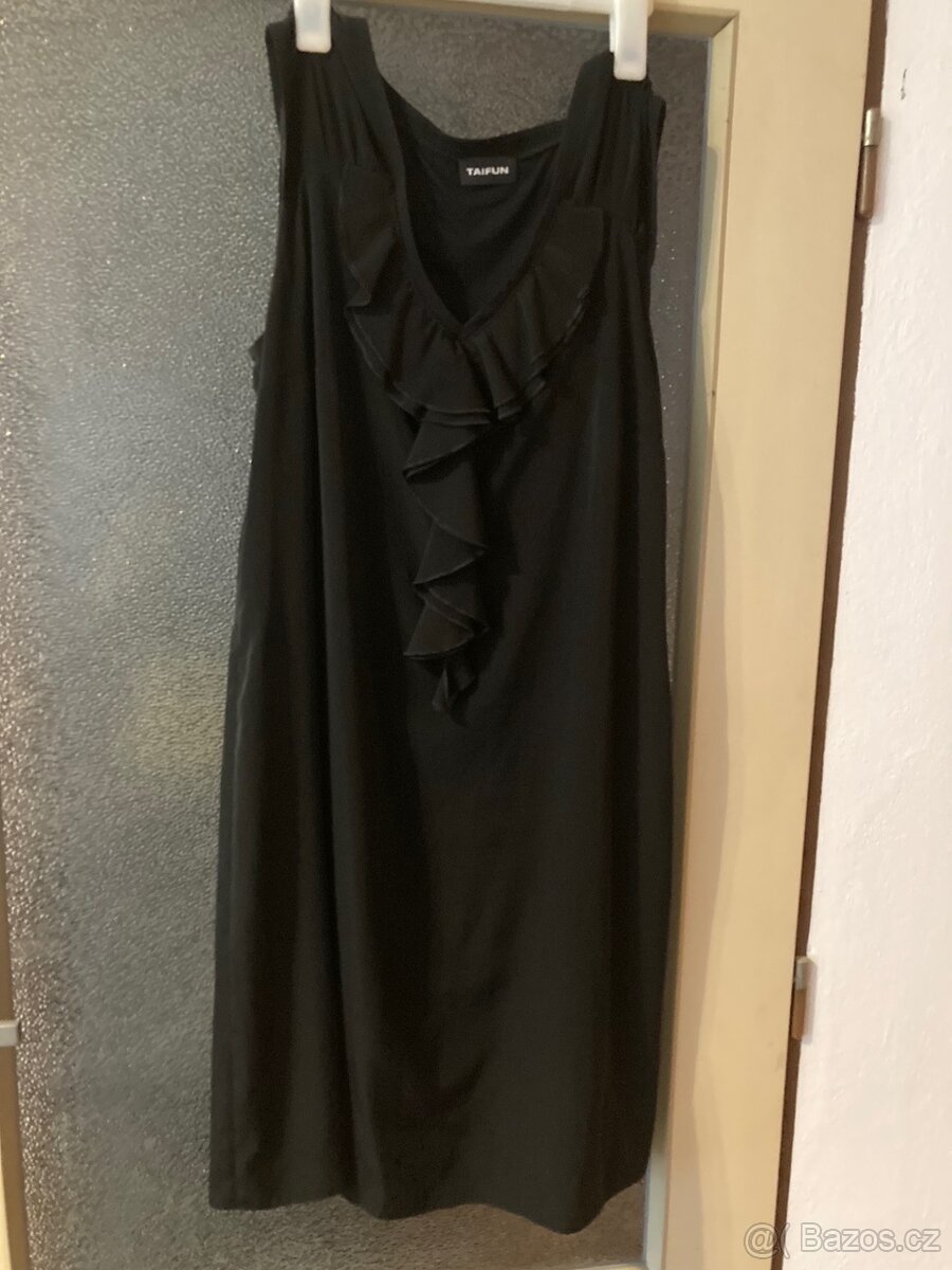 Šaty zv. koktejlky s kanýrem