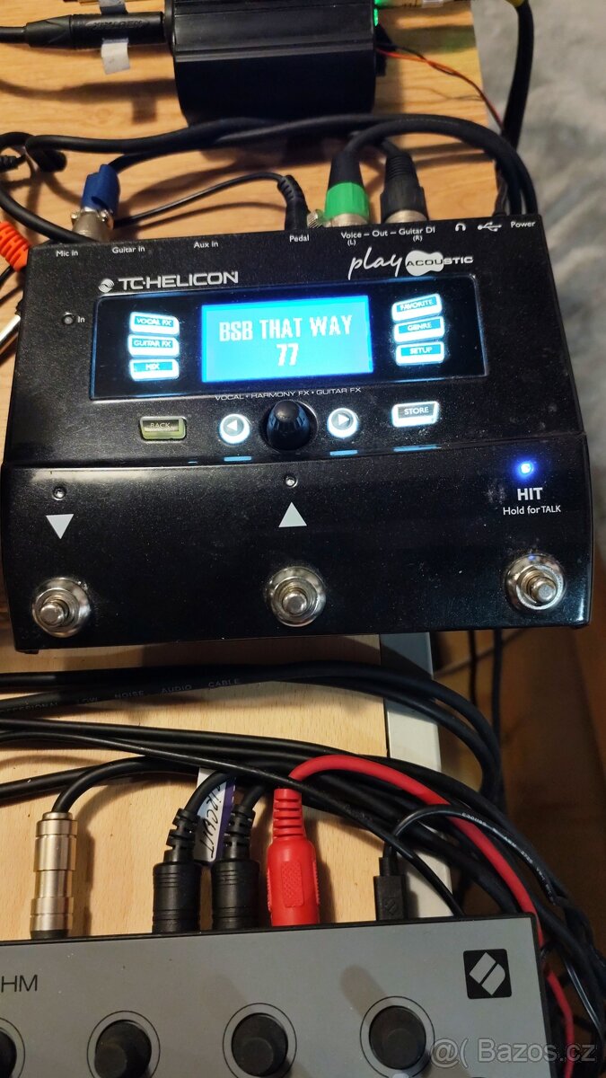 TC Helicon Play akustický pedál