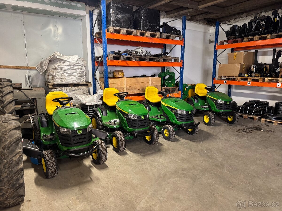 zahradní traktor john deere S170