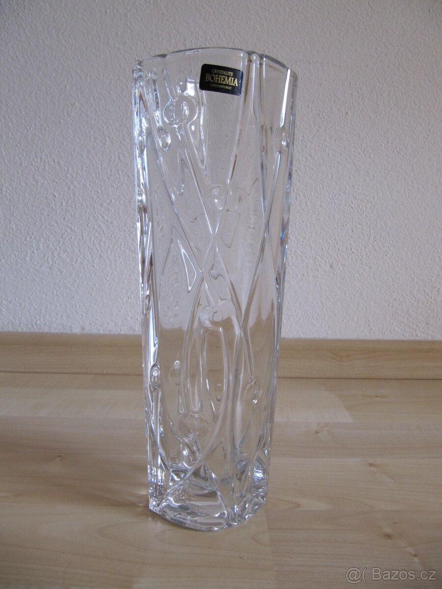 Broušená váza - Crystalite Bohemia Czech Republic