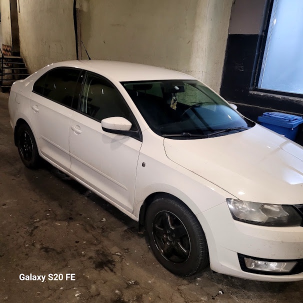 Škoda Rapid r.v 2013 - sedan