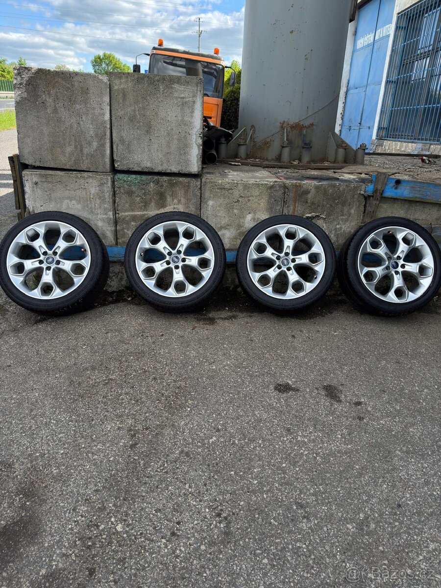 Alu kola Ford s pneu 235/45r19 5x108 r19