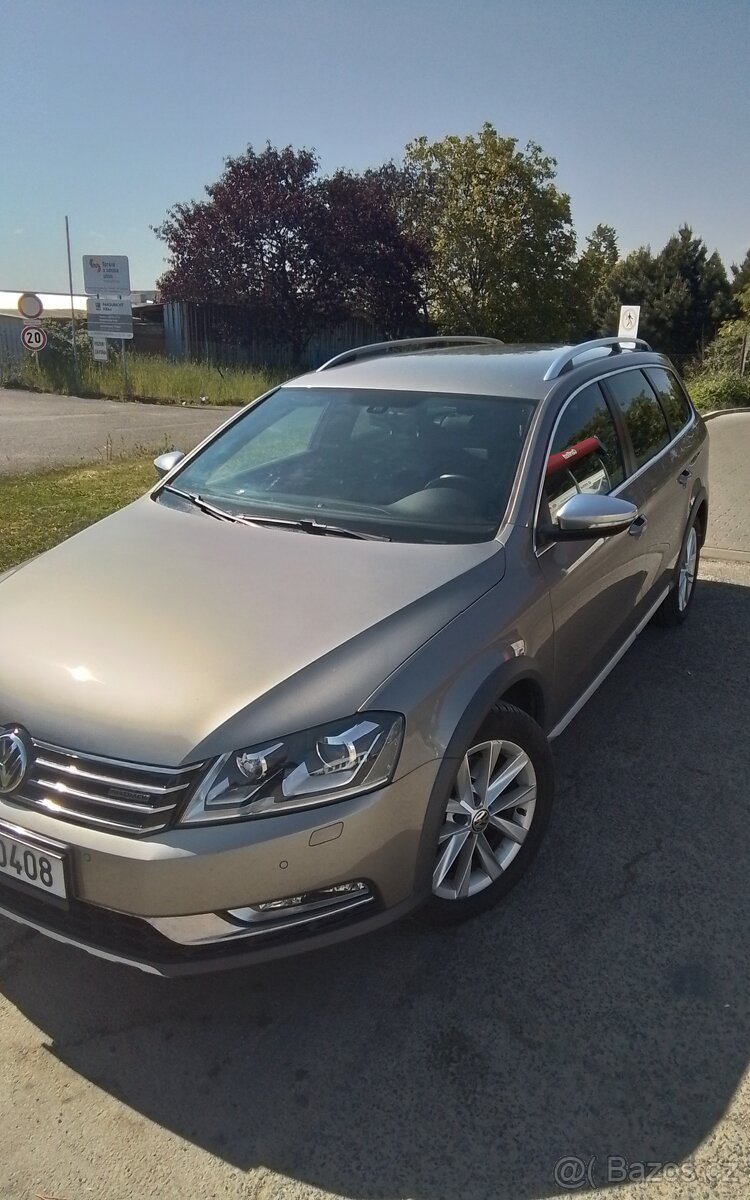 Volkswagen variant Alltrack 4x4 2013 nafta 103 kW.