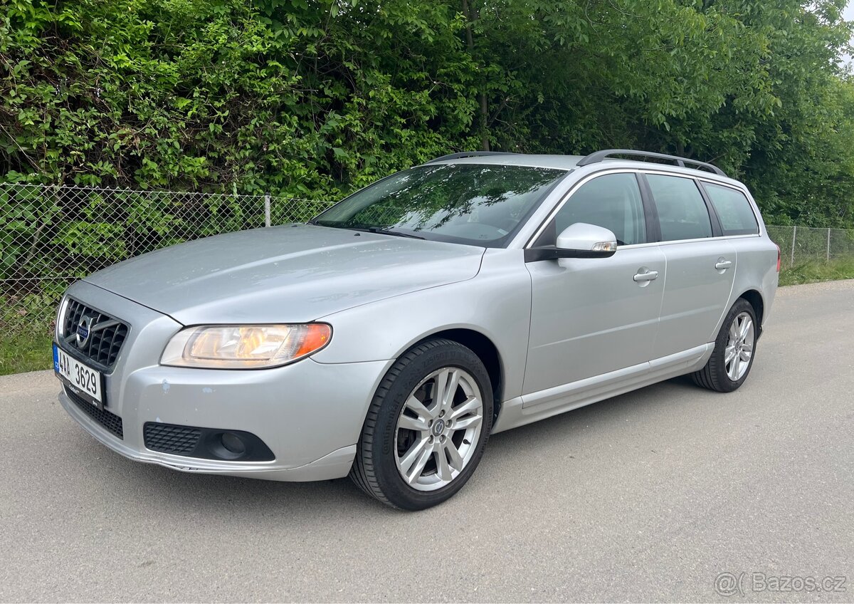 Volvo V70 2.0T, prav. servis, nové pneu, nová STK