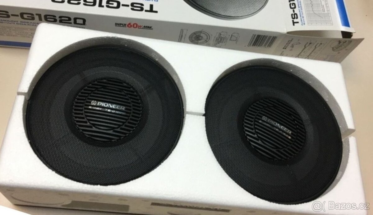 Pioneer reprosestrava do auta
