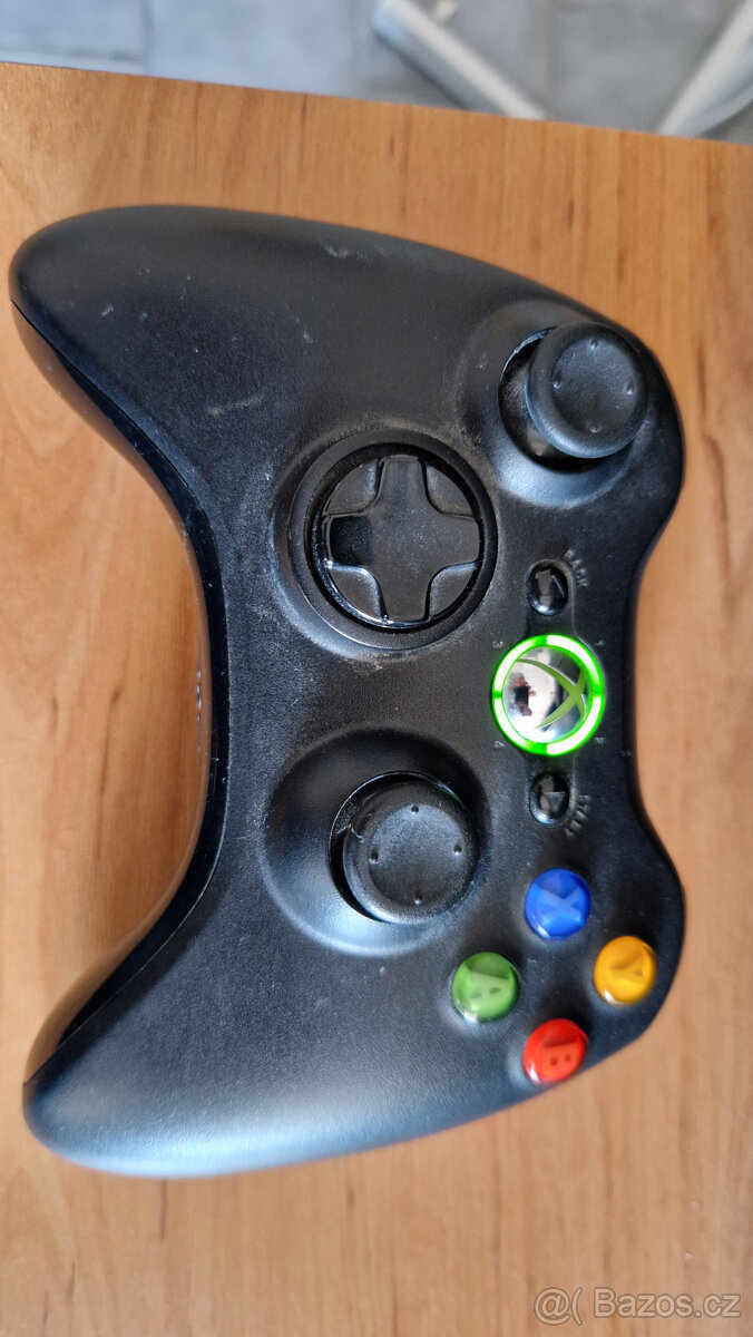 Xbox 360 ovladač