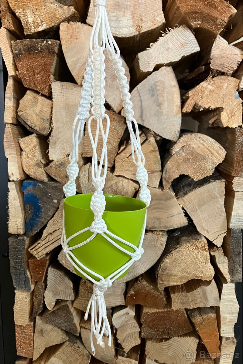 Závěsný květináč macramé