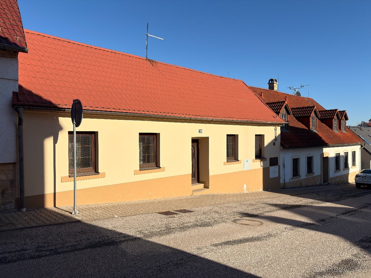 RD s garáží v Hořicích