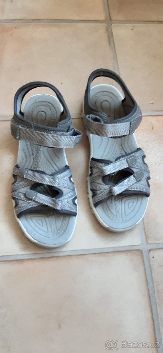 Dívčí sandály