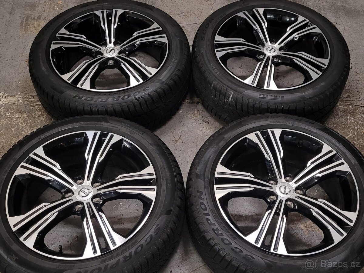 Volvo V90 Cross Country,alu 19',zimní Pirelli