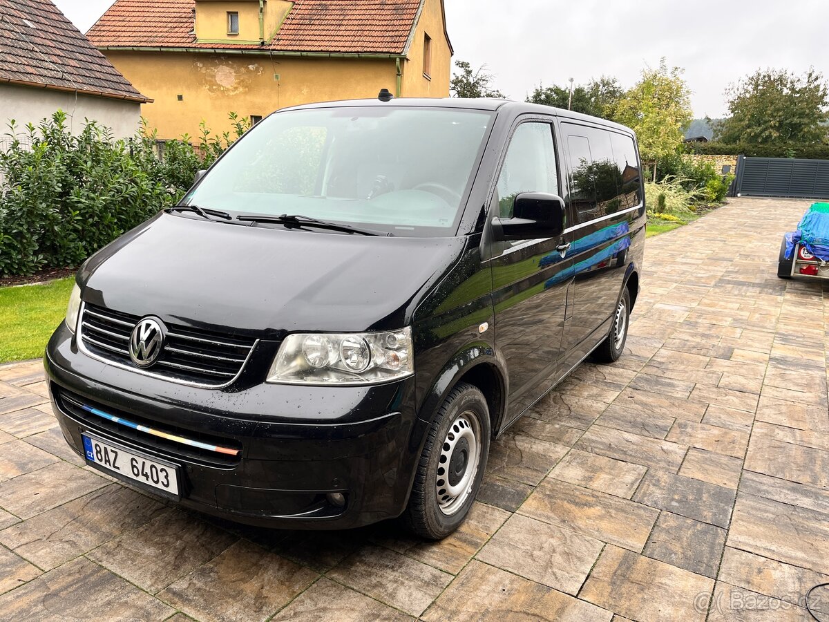 VW Multivan T5 2.5 TDI 96kW rv2008 - po servisu,spací