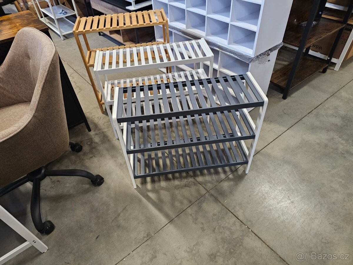 Nový bambusový regál - botník