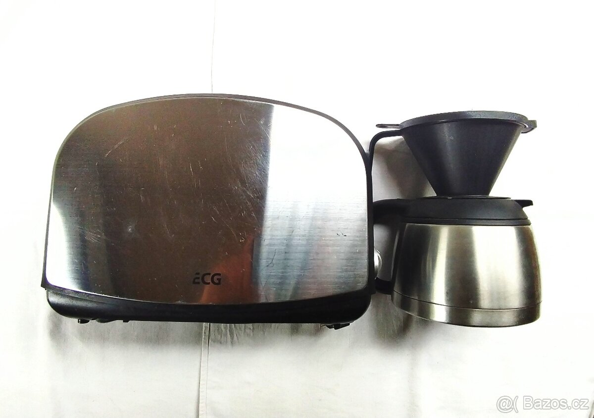 Toustovač a překapávací moka termoska