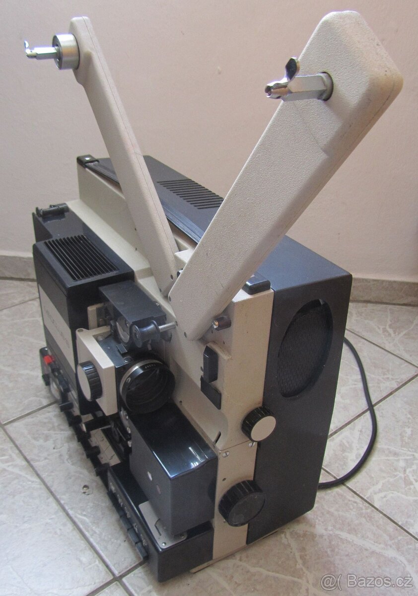 Promítačka Meopta Meoclub 16 + prodej sbírky fotoaparátů