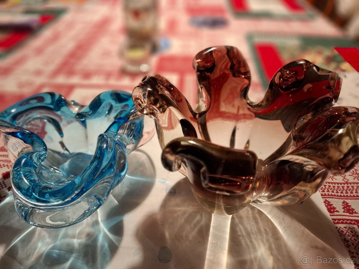 popelníky - hutní sklo