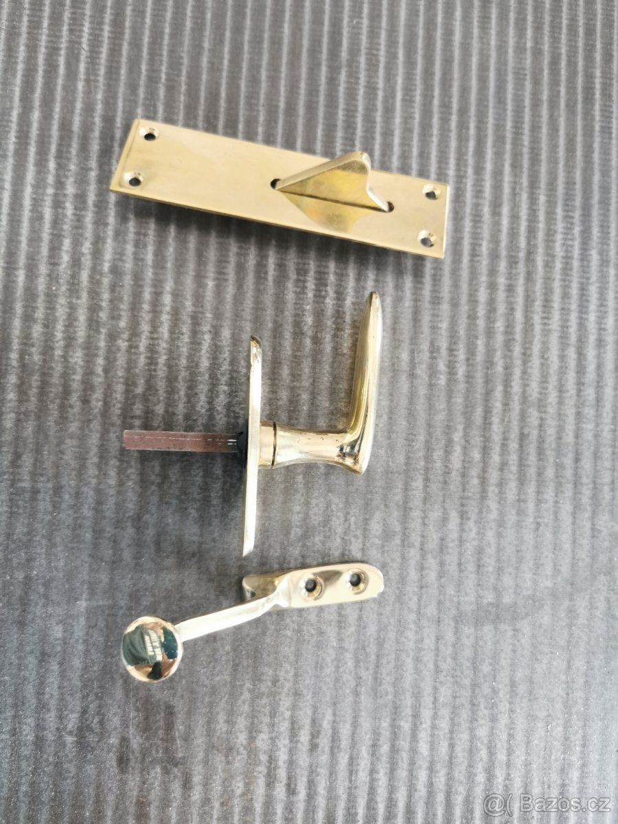 historické okenní kličky, olivy, rozvory, půlolivy, balk. kl