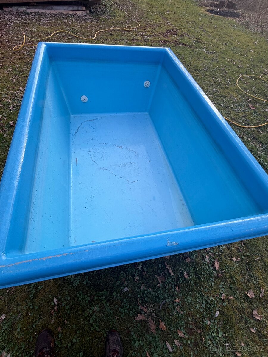 Prodám bazen, nádrž, káď