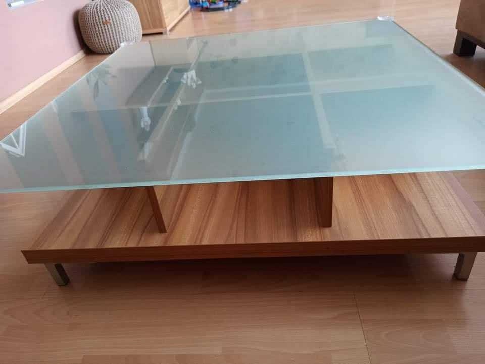 Konferenční stolek