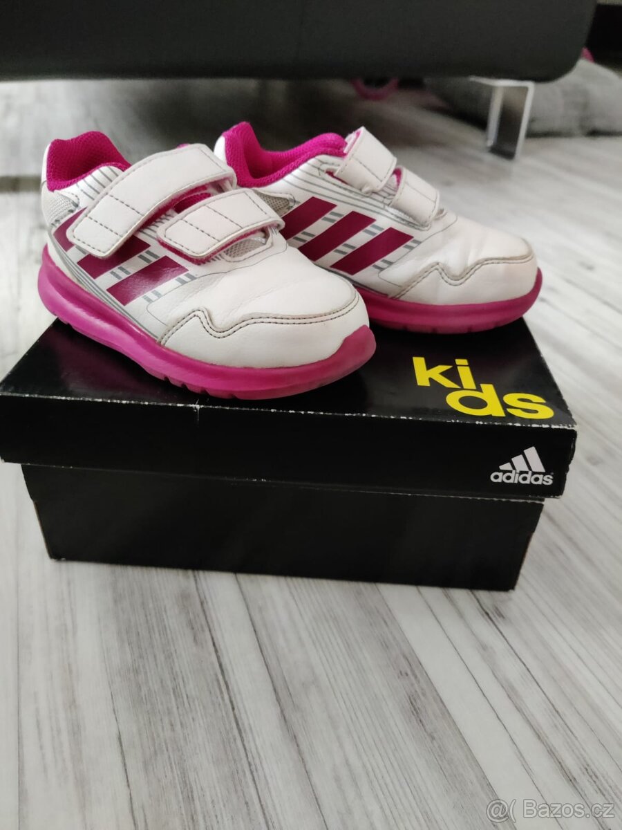 Botasky Adidas vel. 24