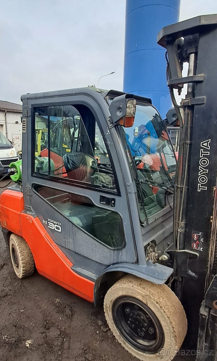 VZV Toyota 02-8FGF30 - LPG
