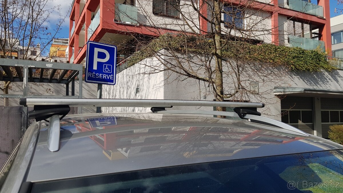 Pricniky Thule na Golf variant a Octavie combi