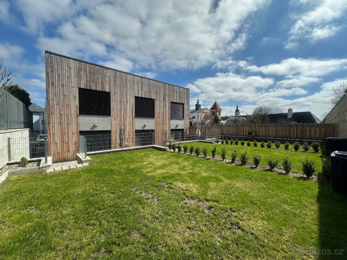 Nový mezonetový byt k pronájmu 2+kk (63 m²)