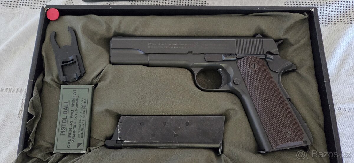 Colt M1911 A1 airsoft , plynový a příslušenství +AK47