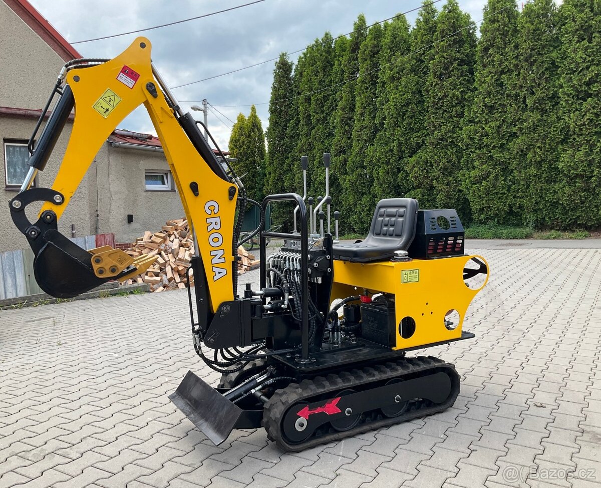 Bagr CR-07 s mimossým kopáním, mini bagr