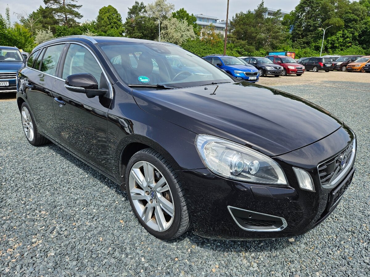 VOLVO V60 2.4 D5 158KW 2013