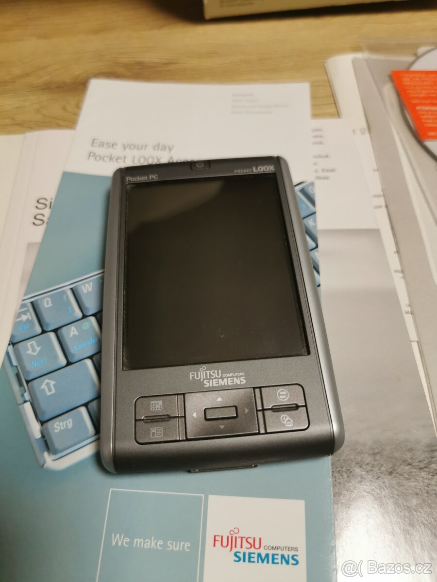 Fujitsu Siemens Pocket Loox C550, komplet balení