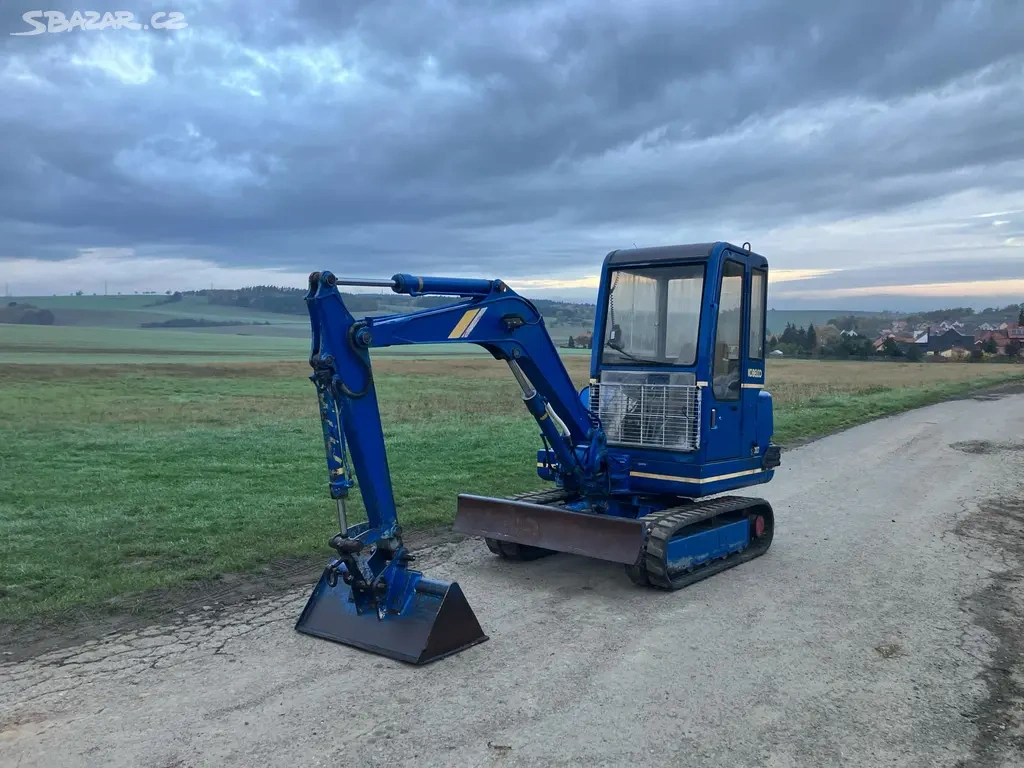 JAPONSKÝ MINIBAGR KOBELCO SK027 2700KG