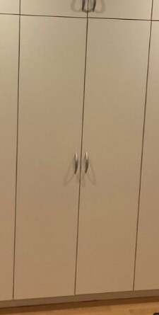 Skříně s policemi (vysoká) - kvalitní materiál jako nové