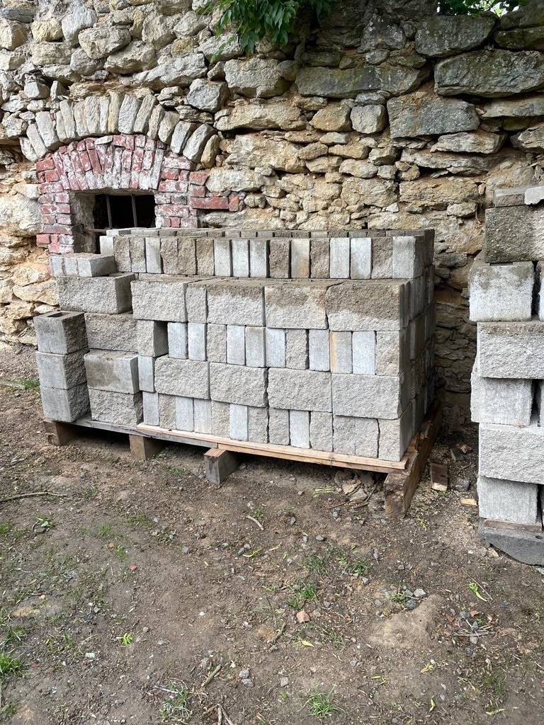 Plotová betonová tvarovka